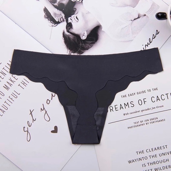 ⭐️3/$10 Wave Hem Thong Panties - Picture 1 of 2